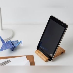 Holder for mobile phone/ tablet, bamboo